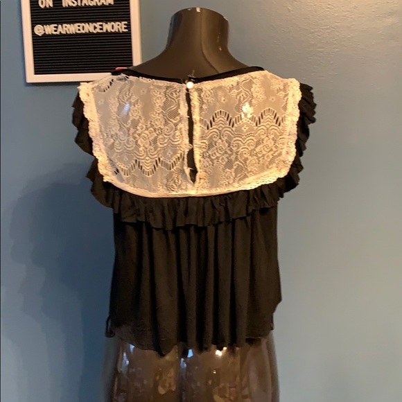 Cotton & Lace Crop Top - Picture 4 of 5